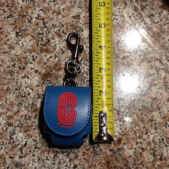COACH || AIRPOD CASE (NEW WITHOUT TAG) - Picture 3 of 4